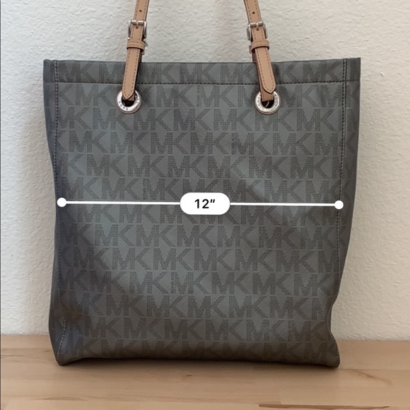 Authentic Michael Kors Tote Bag - Picture 9 of 11